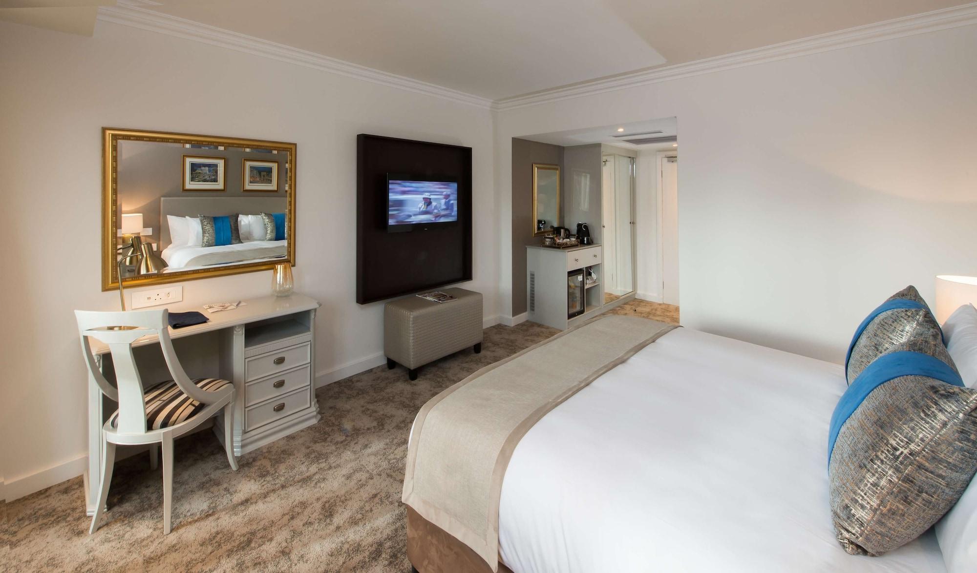 Hotel Le Vendome Ciudad del Cabo Exterior foto A bedroom at the hotel