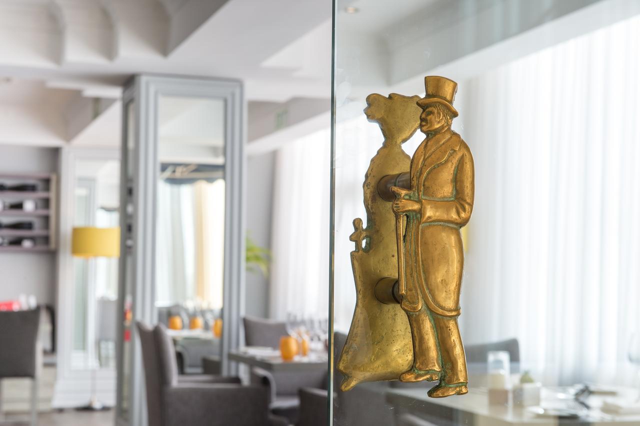 Hotel Le Vendome Ciudad del Cabo Exterior foto The door knocker of the hotel