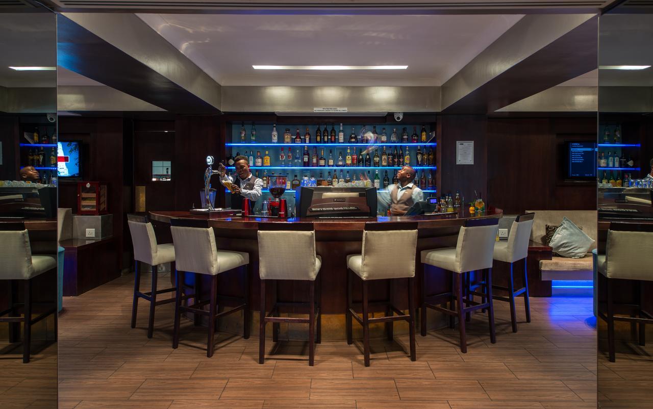 Hotel Le Vendome Ciudad del Cabo Exterior foto The bar at the lounge