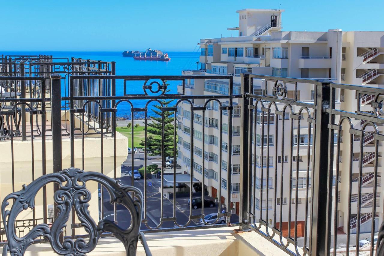 Hotel Le Vendome Ciudad del Cabo Exterior foto View of the sea from the balcony of a house in Limassol
