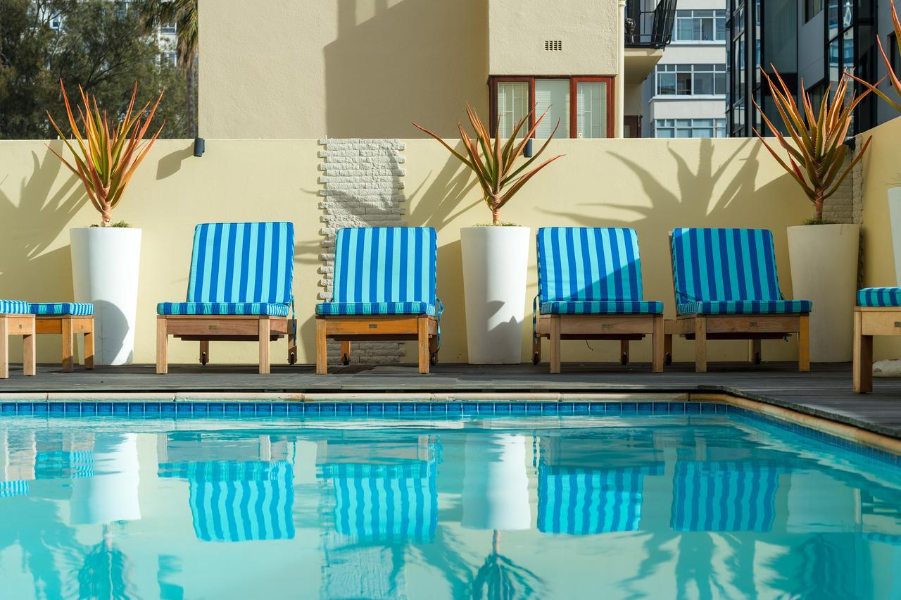 Hotel Le Vendome Ciudad del Cabo Exterior foto The pool at the Hotel